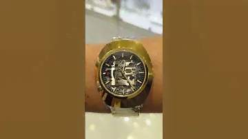 RADO Diastar original Skeleton automatic watch - observing the dial #rado #luxurywatch #wristwatch